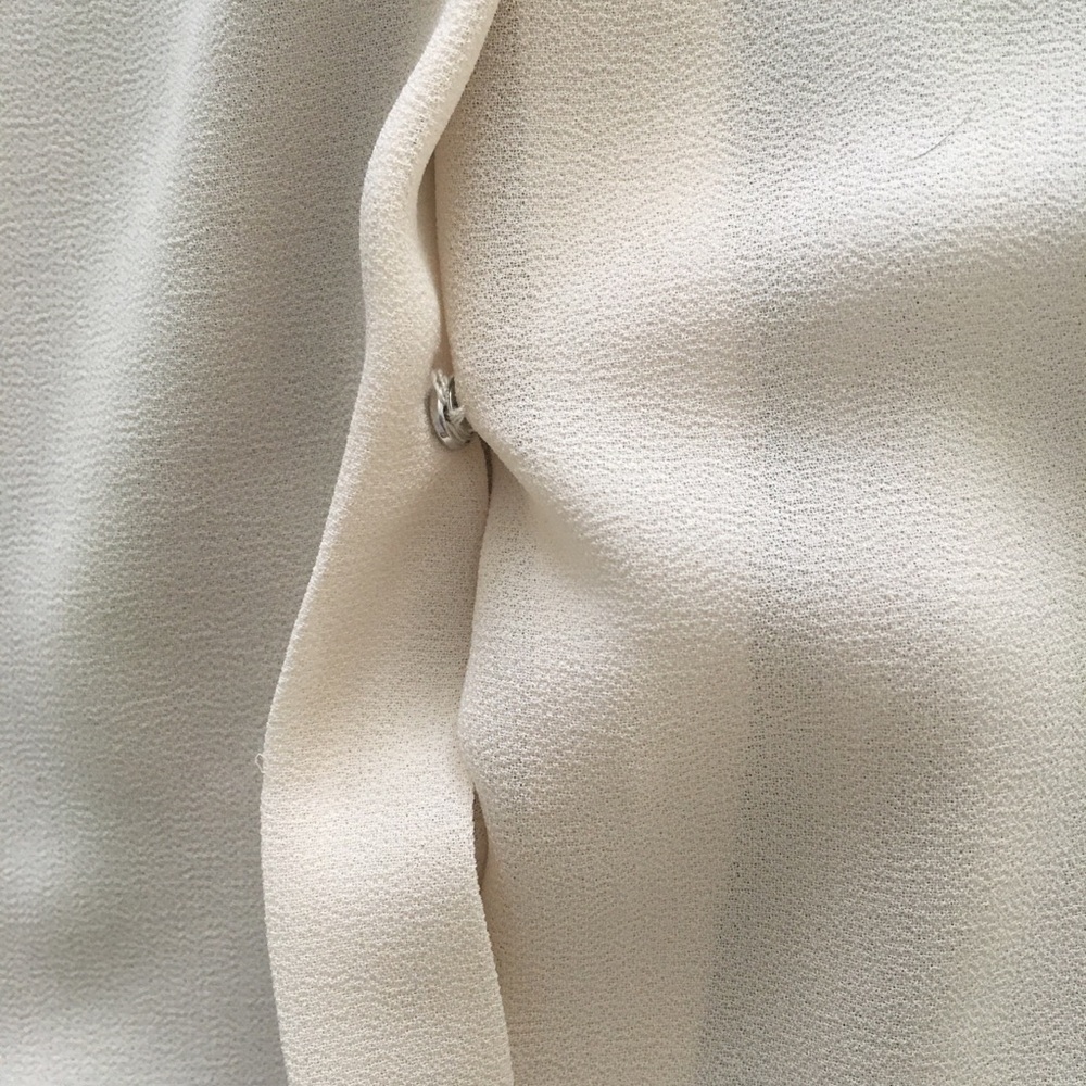 Cream flowy blouse - Picture 7 of 8